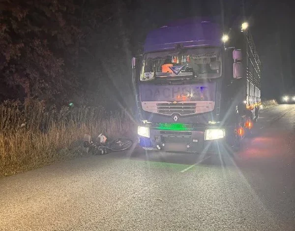 Поблизу села Клишки вантажівка Renault смертельно травмувала пішохода з електровелосипедом