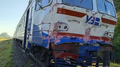 У Чернігівському районі пасажирський електропоїзд зіткнувся з вантажівкою DAF