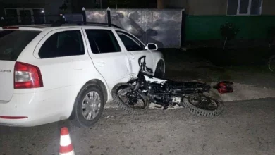 У Зняцьові Skoda зіткнулася з мотоциклом: травмовано двох 14-річних підлітків