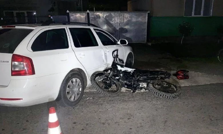 У Зняцьові Skoda зіткнулася з мотоциклом: травмовано двох 14-річних підлітків