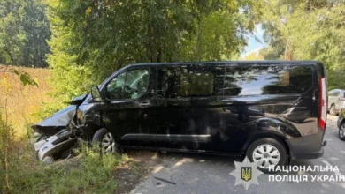 У Глевасі автомобіль Ford виїхав на зустрічну й зіткнувся з Kia: постраждав водій