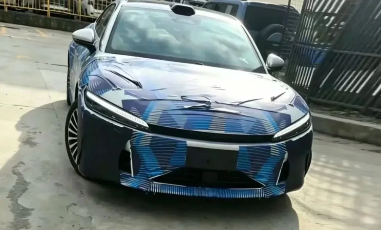 Новий седан BYD Han помітили в Китаї: LiDAR і стиль Dragon Face