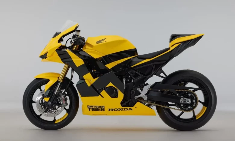 Honda показала концепт середньокубатурного спортбайка у стилі Onitsuka Tiger