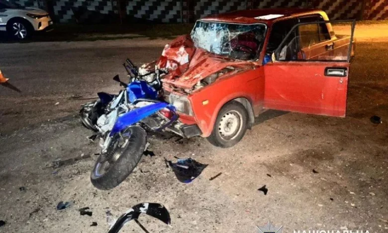 На Бучанщині зіткнулися ВАЗ 2105 та мотоцикл Kawasaki, травмовано підлітка