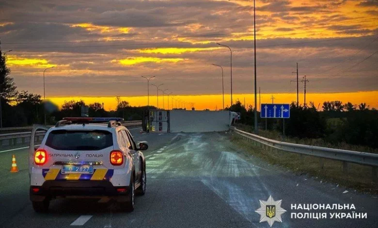 На трасі Київ–Харків біля Пирятина травмувався пасажир вантажівки MAN
