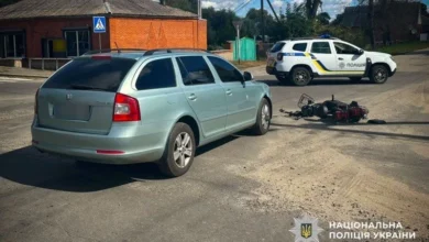 У Зінькові Skoda зіткнулася з електроскутером: травмовано водія