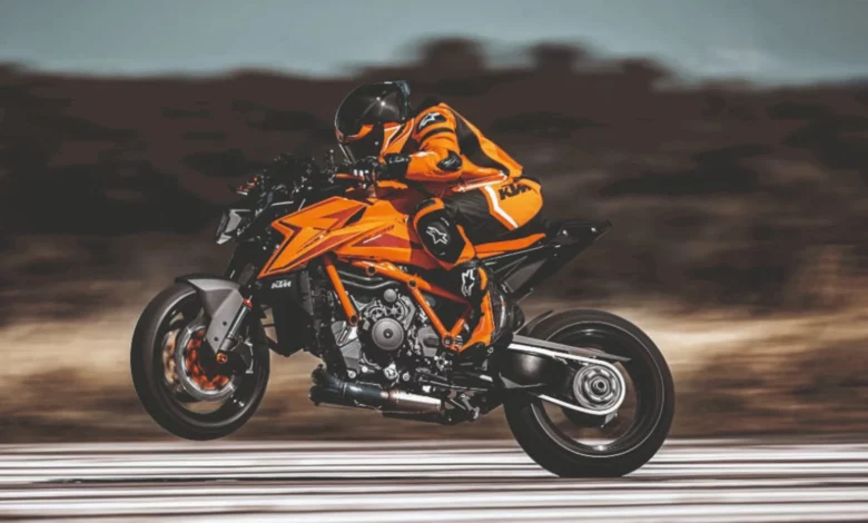 KTM 1390 Super Duke R очолює нові PowerDeals з внеском дилера £1 500