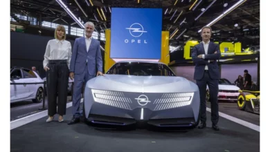 Opel показала STX Concept і формульний болід GSE 27FE на автосалоні в Парижі