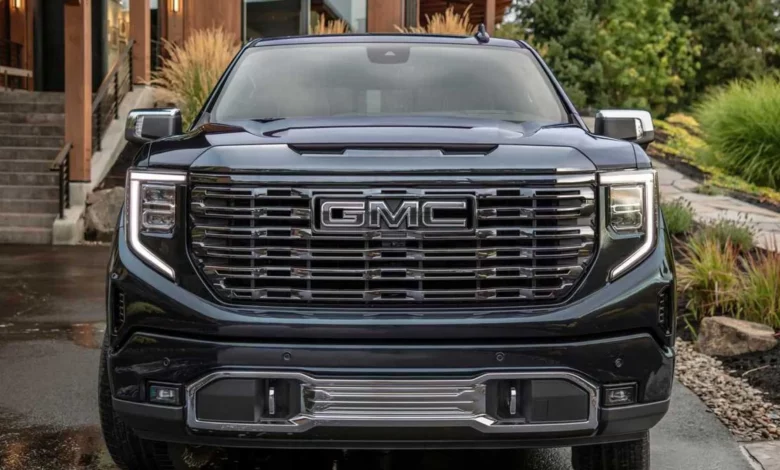 У США перевіряють понад 535 тисяч GMC Sierra через відривання елементів решітки