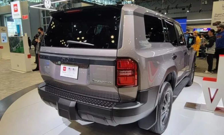 Toyota відкликає понад 100 тис.