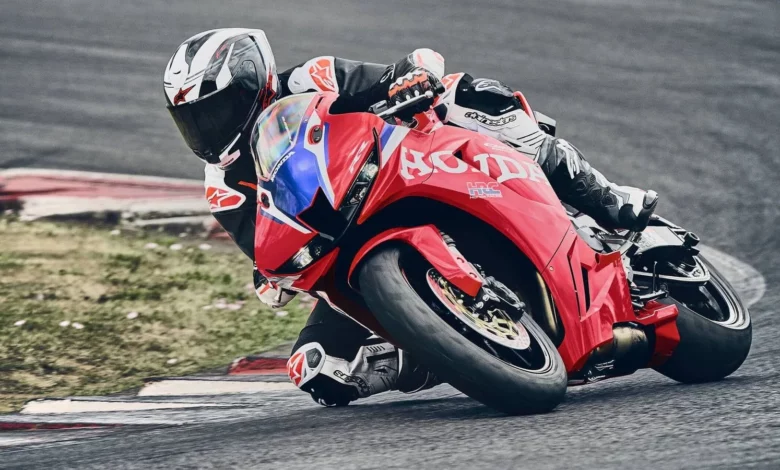 Honda оновила CBR600RR 2027: гальма від Fireblade, нова аеродинаміка та TFT-дисплей