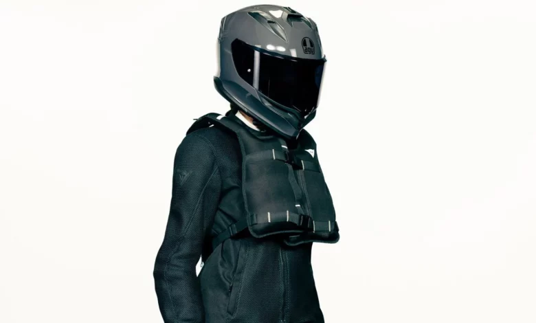 Dainese представила жилет-ейрбек Smart GO для мотоциклістів