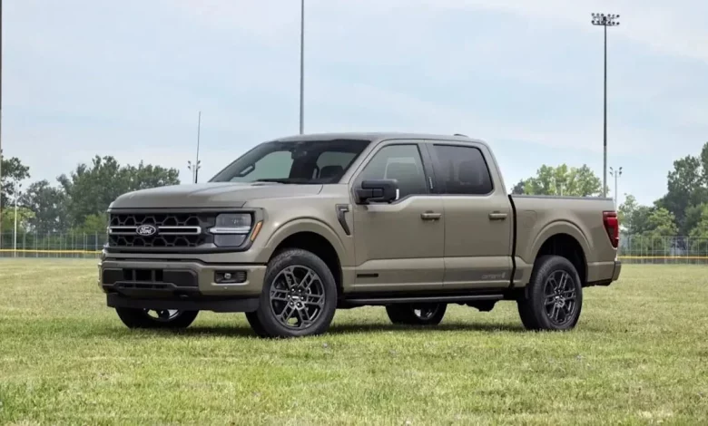 Ford відкликає понад 2 тисячі пікапів F-150 через можливі проблеми з кріпленням передніх сидінь