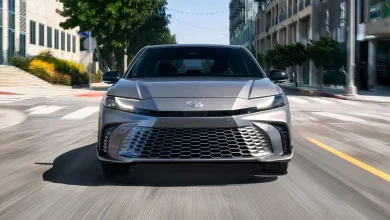 Гібридна Toyota Camry виявилась економнішою альтернативою RAV4 та Highlander